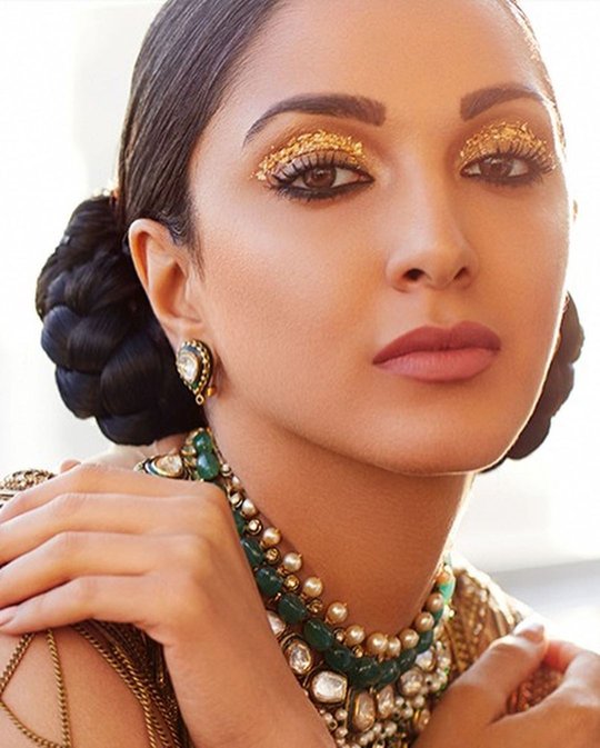 bUUeRnazl.js - kiara advani 76